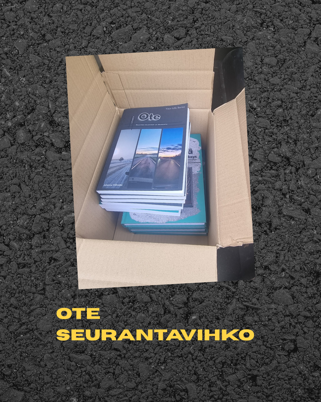 Ote seurantavihkoja laatikossa